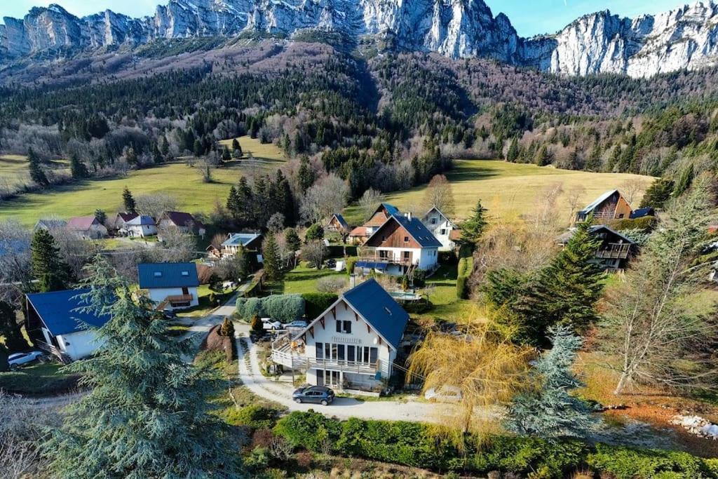 Maison Familiale En Montagne Avec Vue Merveilleuse Sur Le Massif De Belledonne Holiday home
