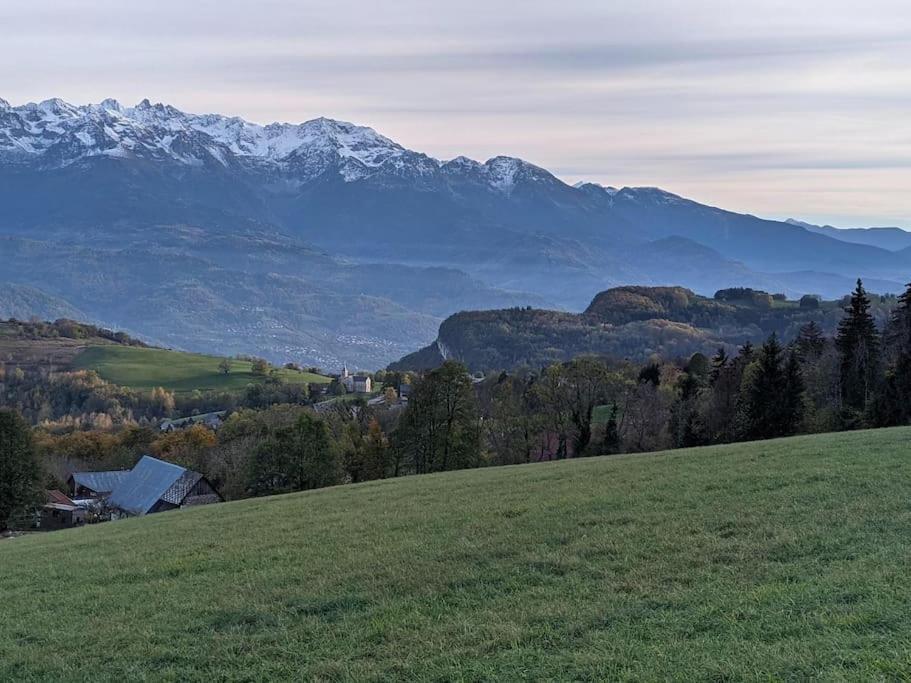 Maison Familiale En Montagne Avec Vue Merveilleuse Sur Le Massif De Belledonne Holiday home Saint-Bernard (Isere)