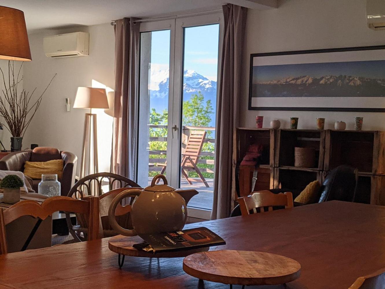 Maison Familiale En Montagne Avec Vue Merveilleuse Sur Le Massif De Belledonne Holiday home Saint-Bernard (Isere)